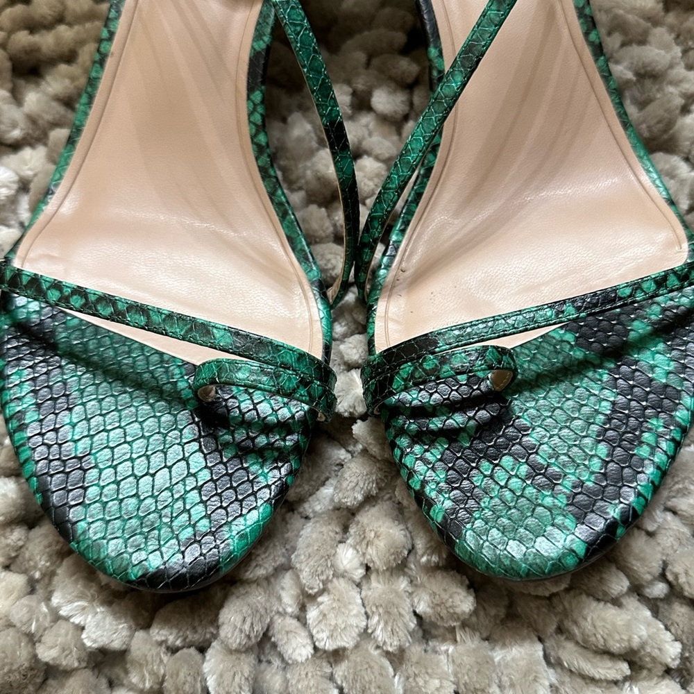 Banana Republic Leather Strappy Toe Ri Sandal sz 9 - Picture 9 of 12